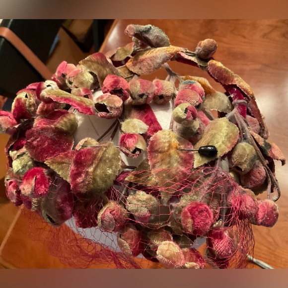 Vintage 1950's Berries & Leaves Ladies Hat - Picture 4 of 9